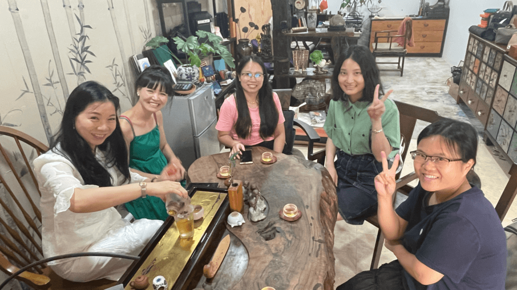 Xiaofeng and the team meeting with a supplier